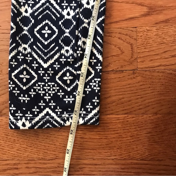 Navy & White Geometric Print Leggings Women’s Small or Junior’s Medium - Picture 10 of 11